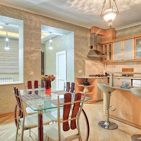 Q&B House Hotell Tbilisi Eksteriør bilde