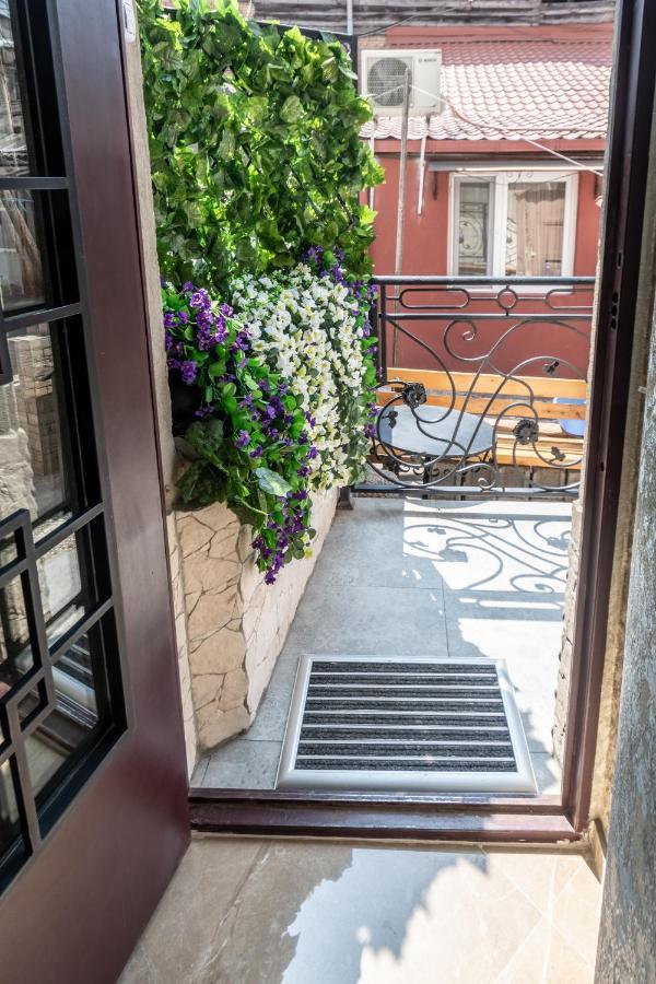 Q&B House Hotell Tbilisi Eksteriør bilde