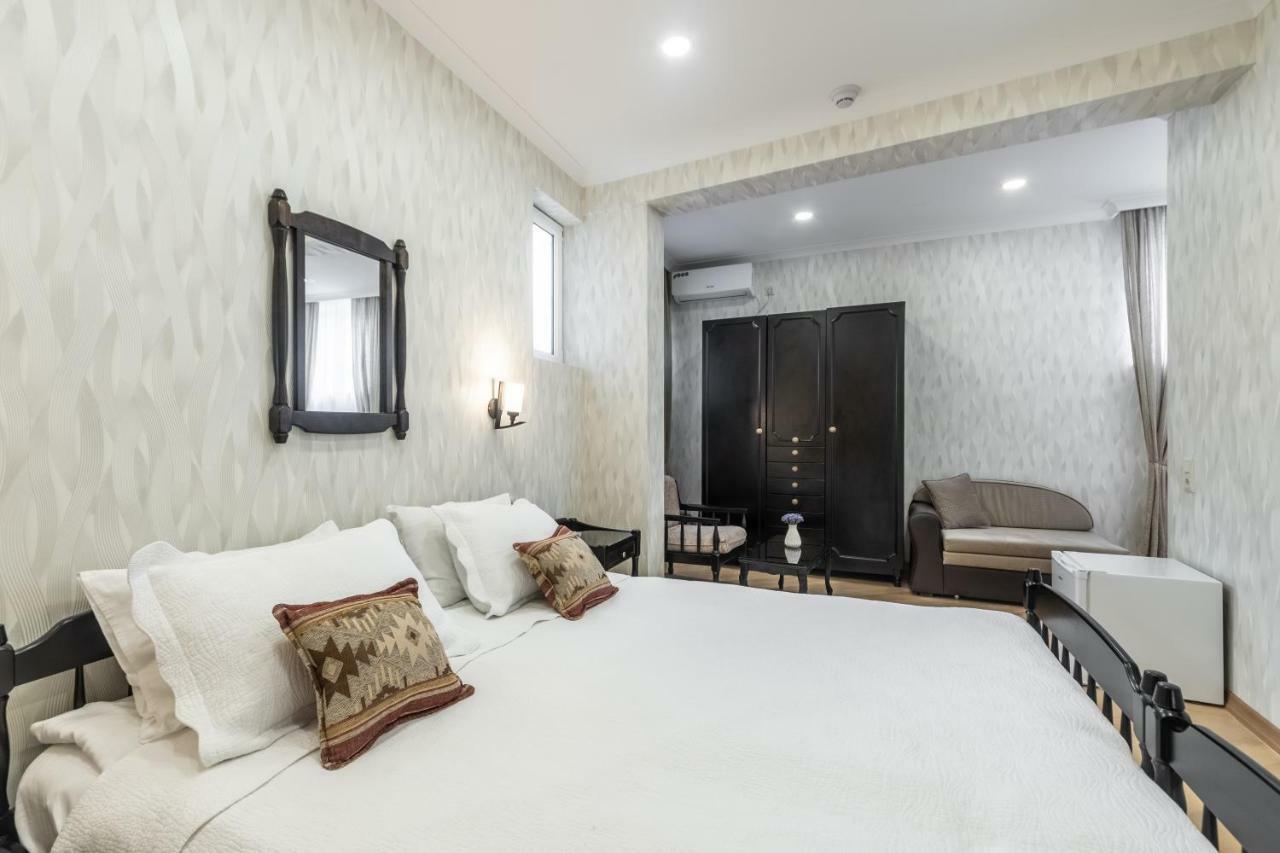 Q&B House Hotell Tbilisi Eksteriør bilde