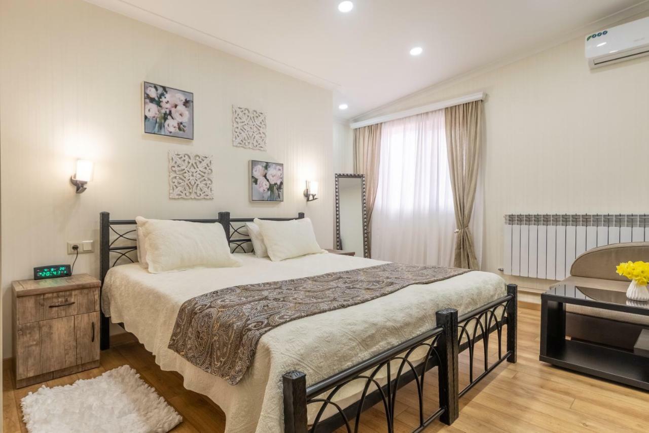 Q&B House Hotell Tbilisi Eksteriør bilde
