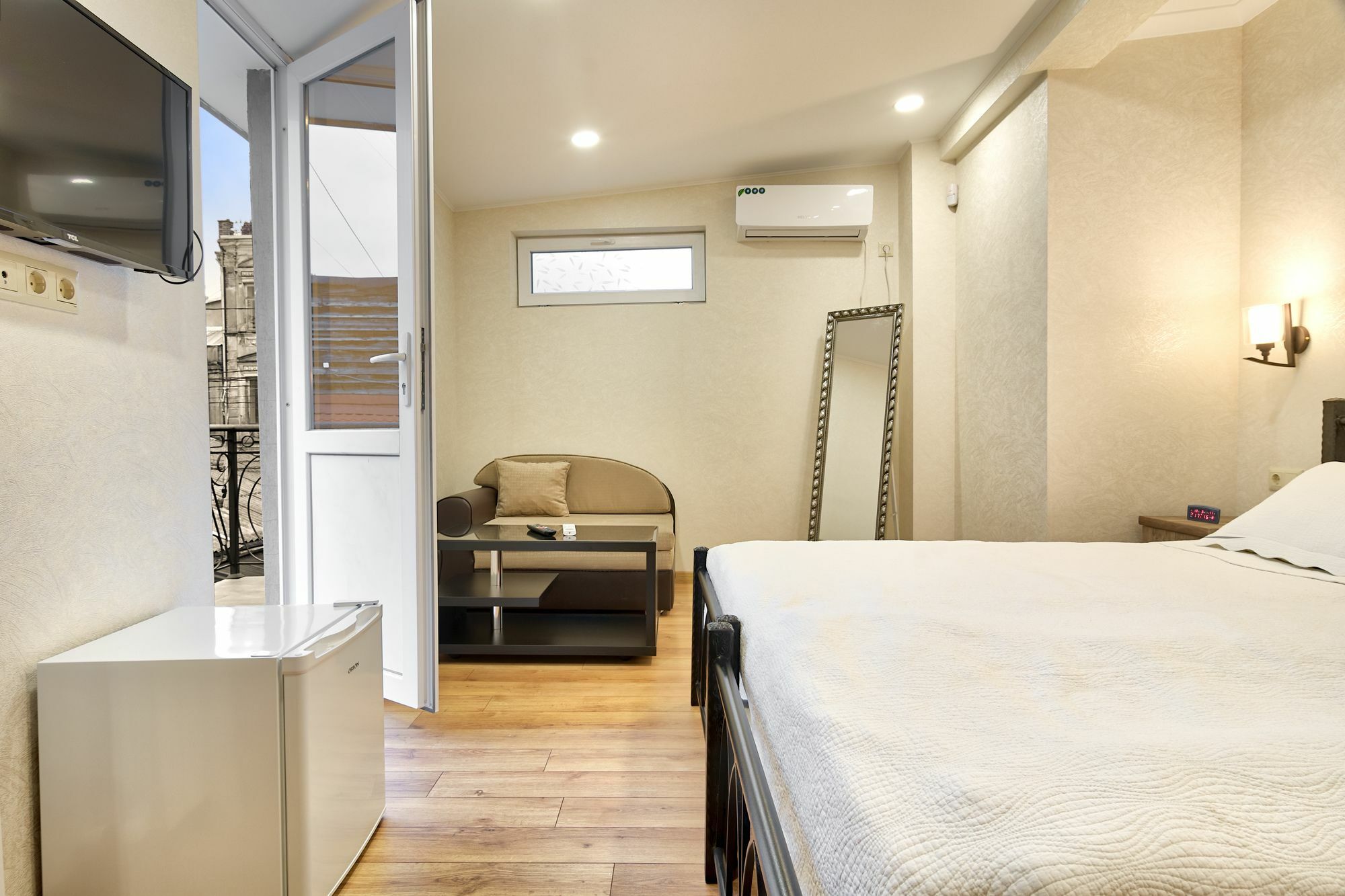 Q&B House Hotell Tbilisi Eksteriør bilde